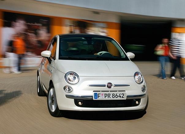 Fiat 500 siegt in der Kategorie Kleinwagen beim Internet Auto Award 2008. Foto: Fiat